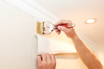 Pose de papier peint à Plouézec — revêtements muraux et toiles de verre